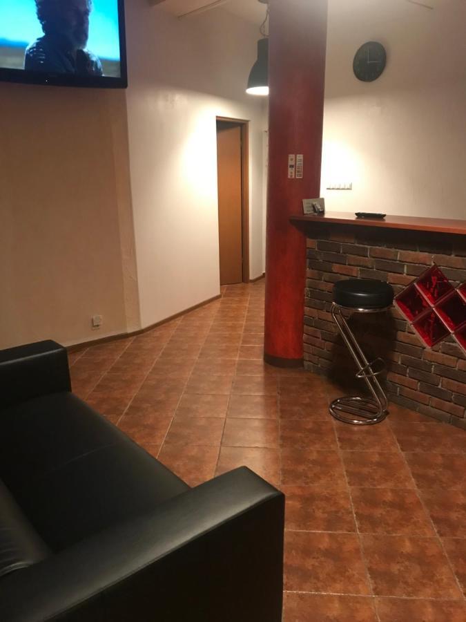 Piwnica Hostel Miechów Εξωτερικό φωτογραφία