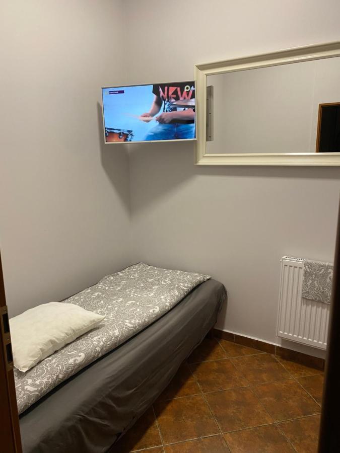 Piwnica Hostel Miechów Εξωτερικό φωτογραφία